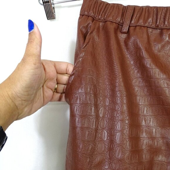 Fashion Nova Brown Faux Leather Croc Pattern Cargo Jogger Pants Women Size L - Picture 2 of 12